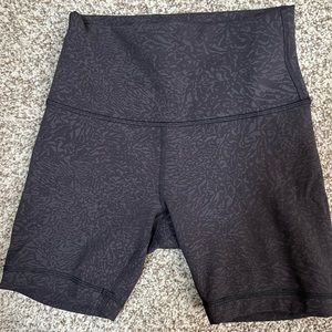 Lululemon wunder under 6inch shorts
